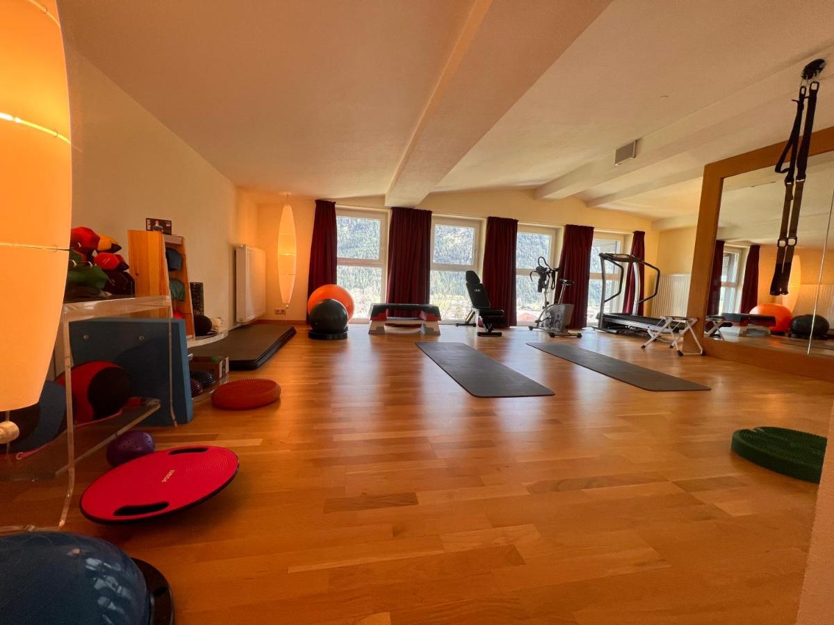 Hotel Zum Lamm Tarrenz Exteriör bild