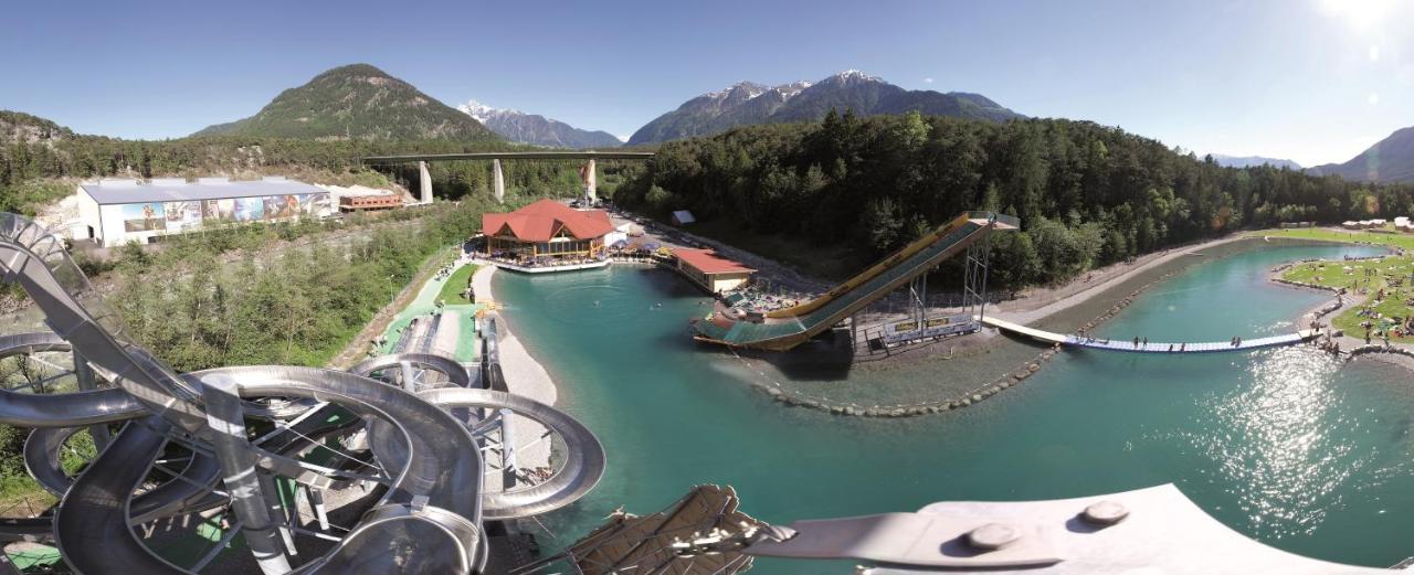 Hotel Zum Lamm Tarrenz Exteriör bild